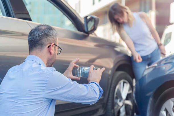 Professional Sr22 Insurance technician working in Southgate, MI